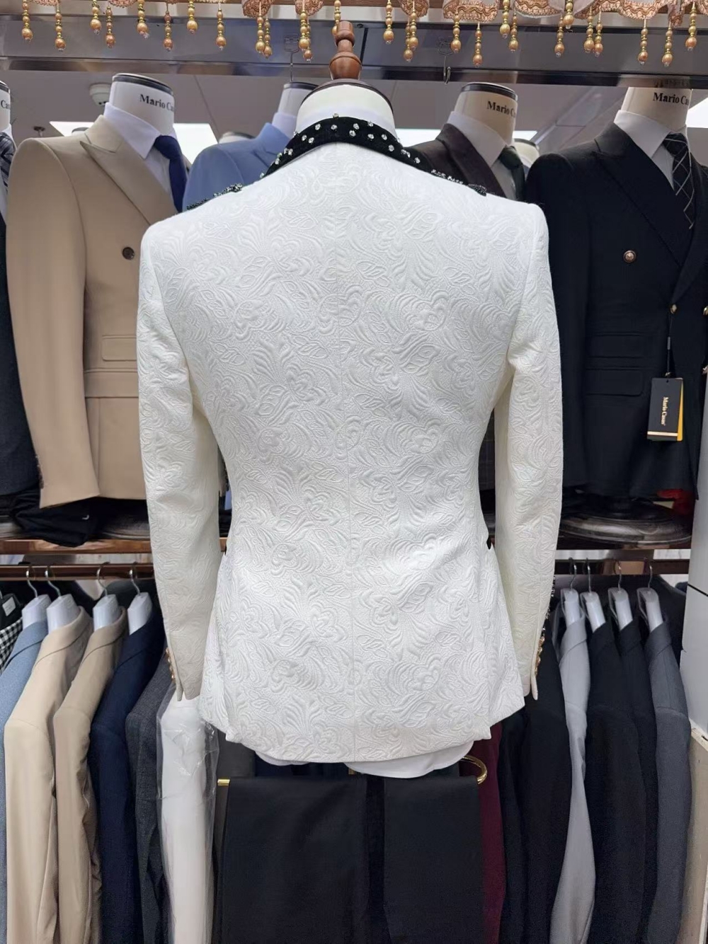On Sale Luxurious Shawl Lapel  - Men Formal Wear Sale recensione e prezzo
